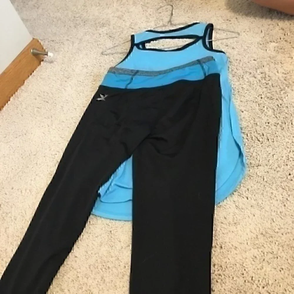 Girls size 12 top size medium 10/12 leggings